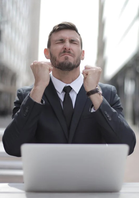 Hyväksy ja kommentoi valmiita töitä